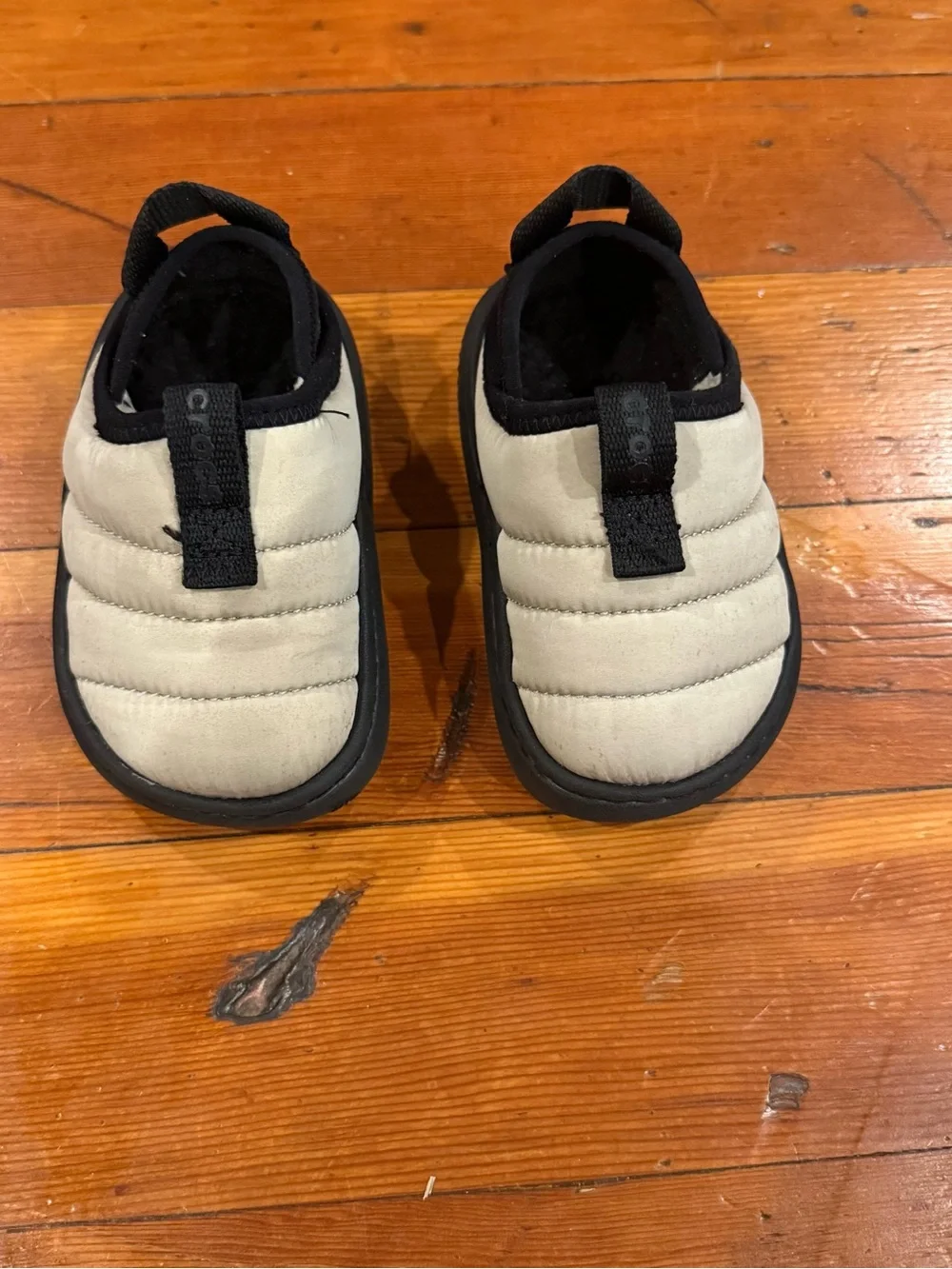 Crocs Classic Puff Moc preschool size 6C